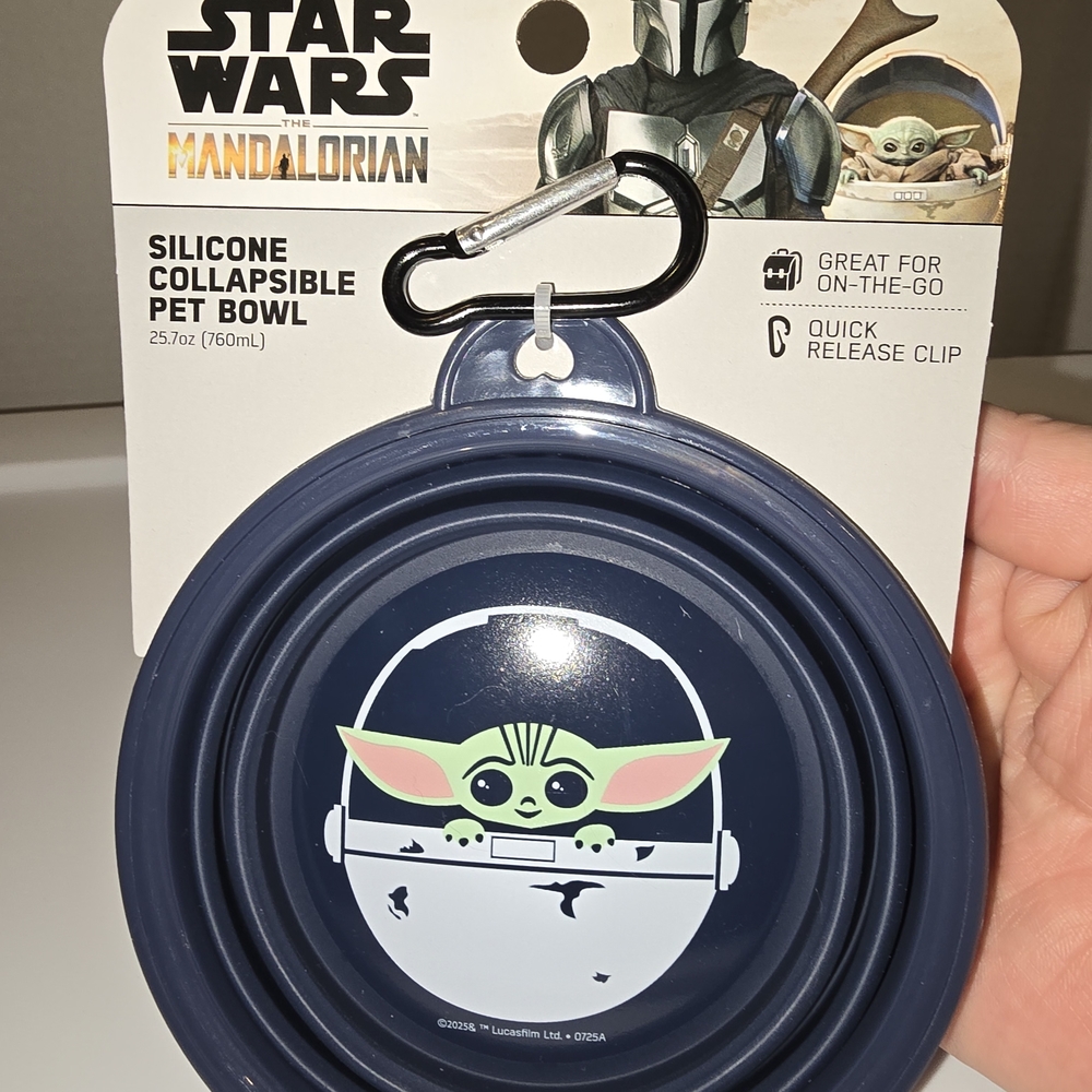 Star Wars The Mandalorian Silicone Collapsible Pet Bowl